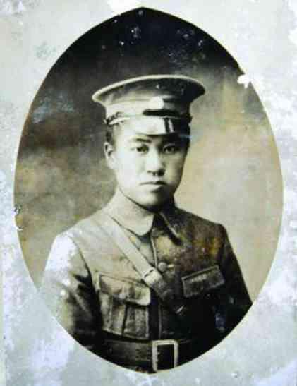 周复（1900—1943），江西临川人，黄埔三期毕业。抗战时任鲁苏战区政治部中将