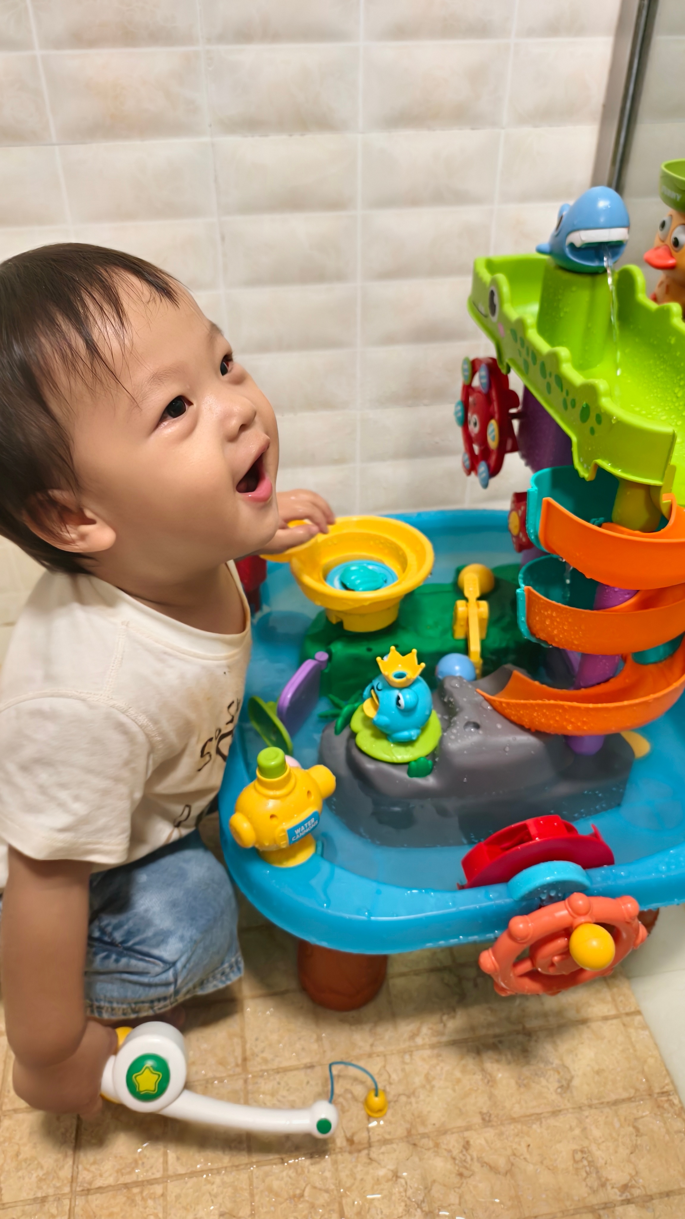 太开心了，一点也藏不住的那种。萌娃养成记