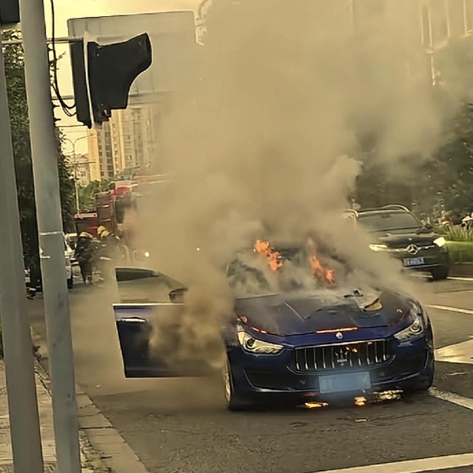 有车自燃了，是华为的车吗？不管是不是，但是华为肯定是全责，要不然怎么证明跟华为没