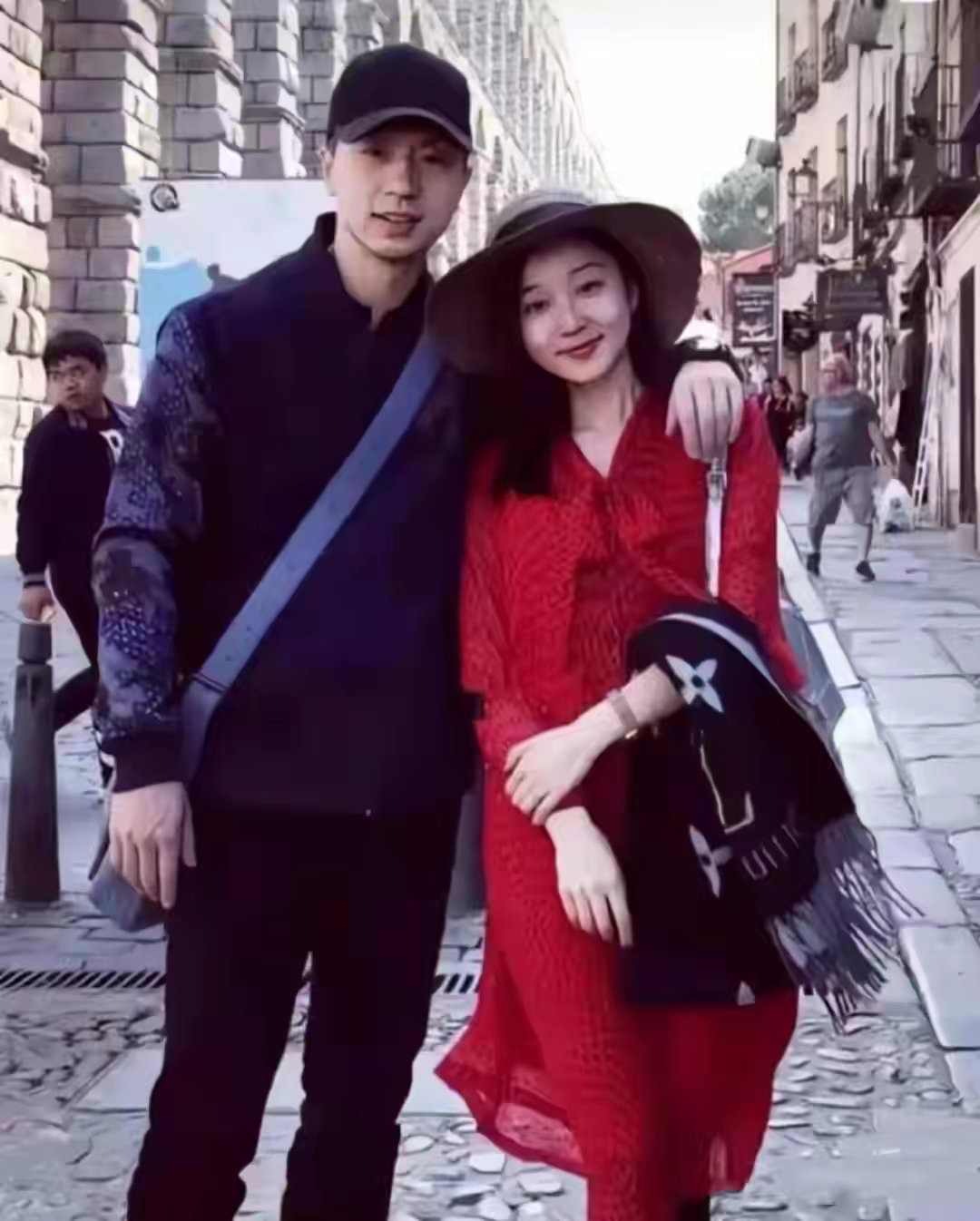 马龙老婆晒年度碎片，夏露高圆圆同框美貌不输，还看了张杰演唱会 