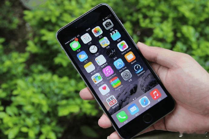 一大早看到#iPhone6Plus被列入过时产品#，感叹到时光的流逝，2014年