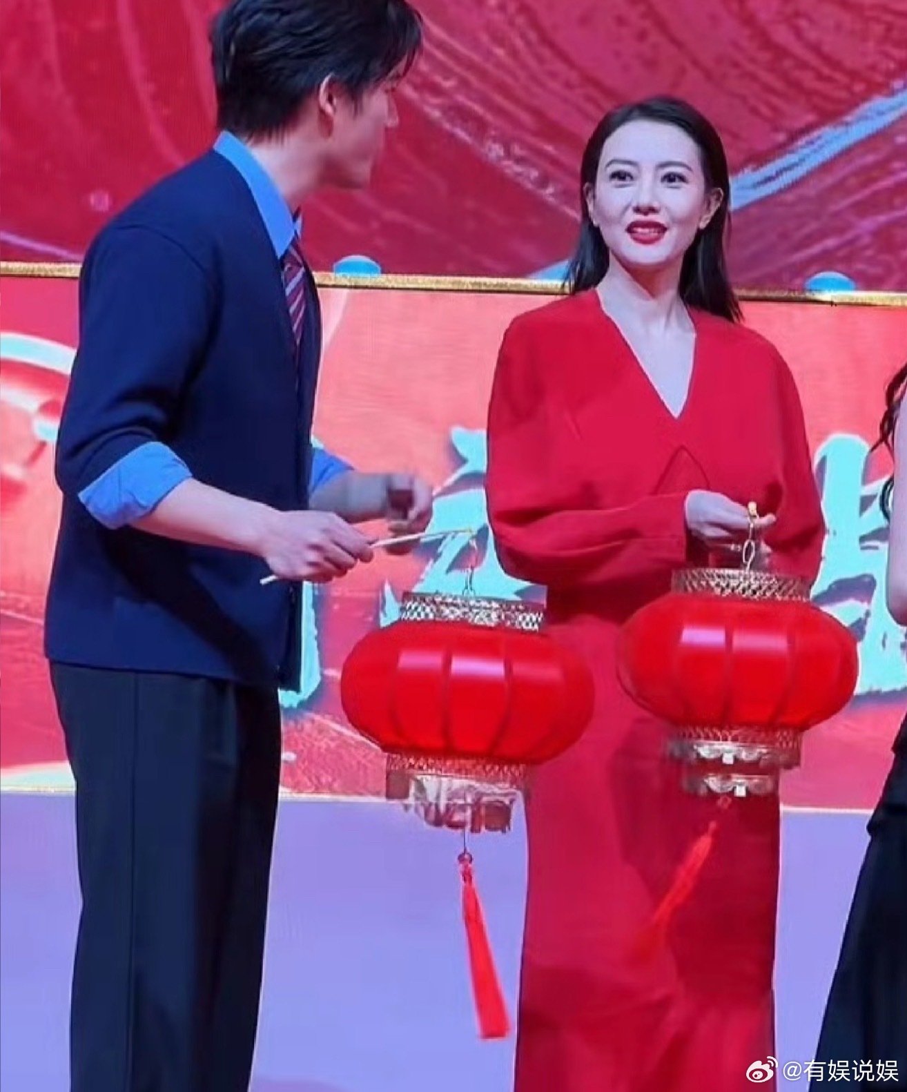 王安宇暗示高圆圆站错位置哈哈哈哈哈圆圆姐可能看到天爱想着森中有林剧组了，有熟人顺