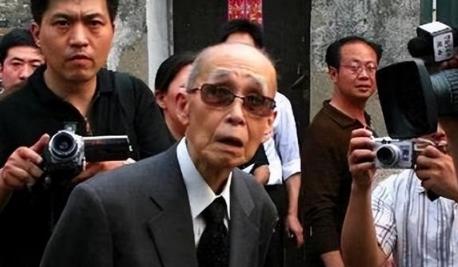 一些日本老兵表示，如果中日还好打仗的话，那么自己拼上这把老骨头都要去。
 
为什