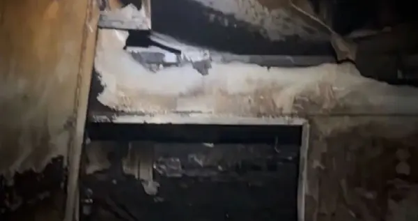 瞒不住了！福特号火灾真相大白，水兵直言当时要么灭火要么死