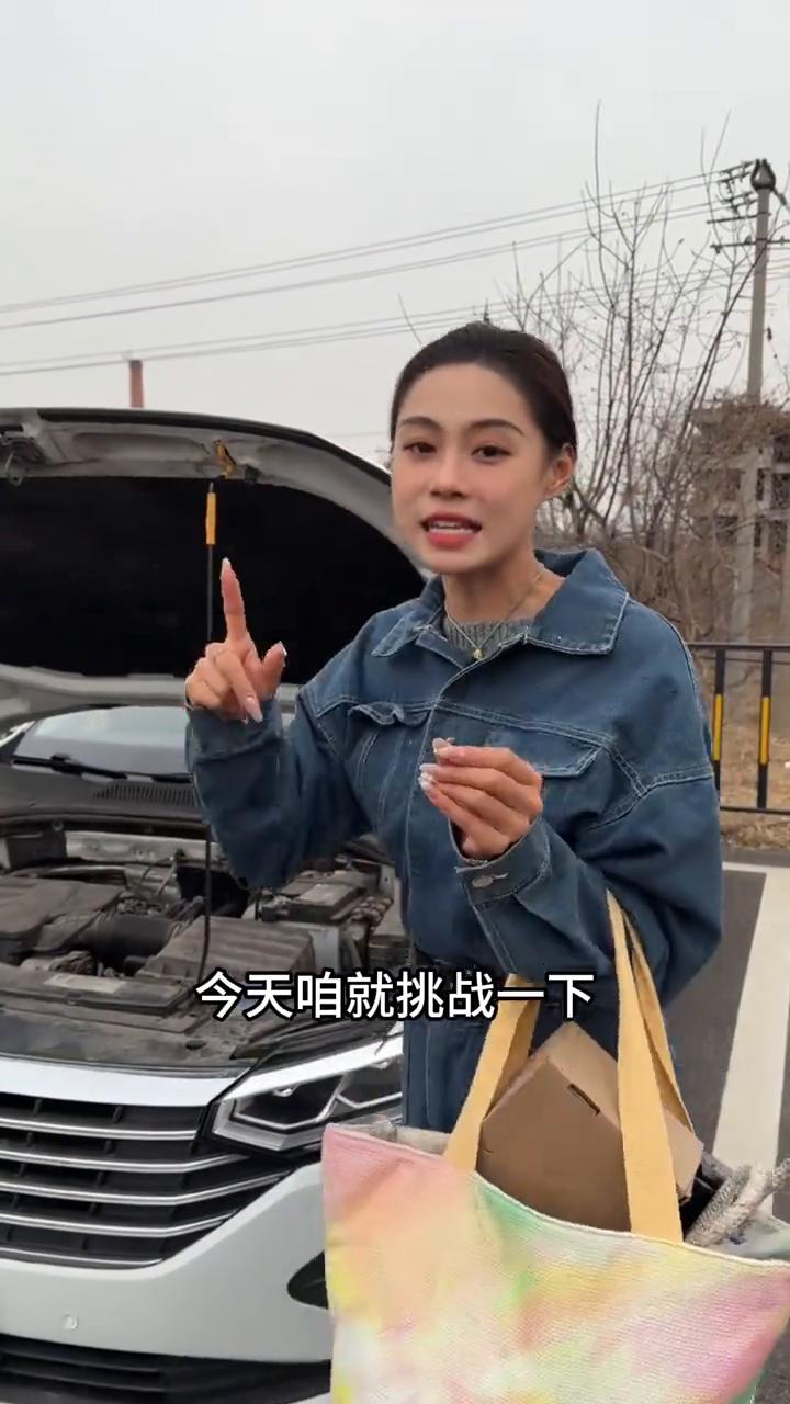 汽车打不着火一般就三个原因。
看到我身后这台车了吗？5000块钱买的二手车，买的