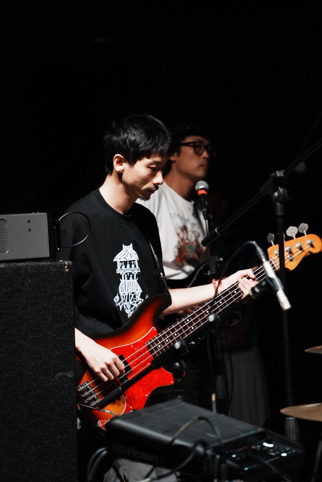 我以一种奇特的方式出现在了C位，没错，图一正下方那颗大头No Stage 确实爽