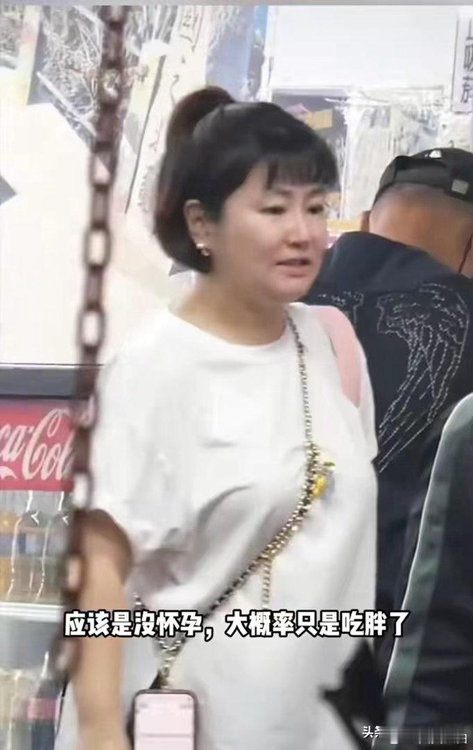 任家萱现状：身材走样头发剪短，心思全在孩子 与姐妹陈嘉桦差距大 