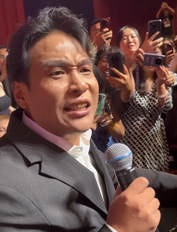 善恶终有报！成名后就抛妻娶美女粉丝的宋小宝，如今下场大快人心
宋小宝又上热搜了，