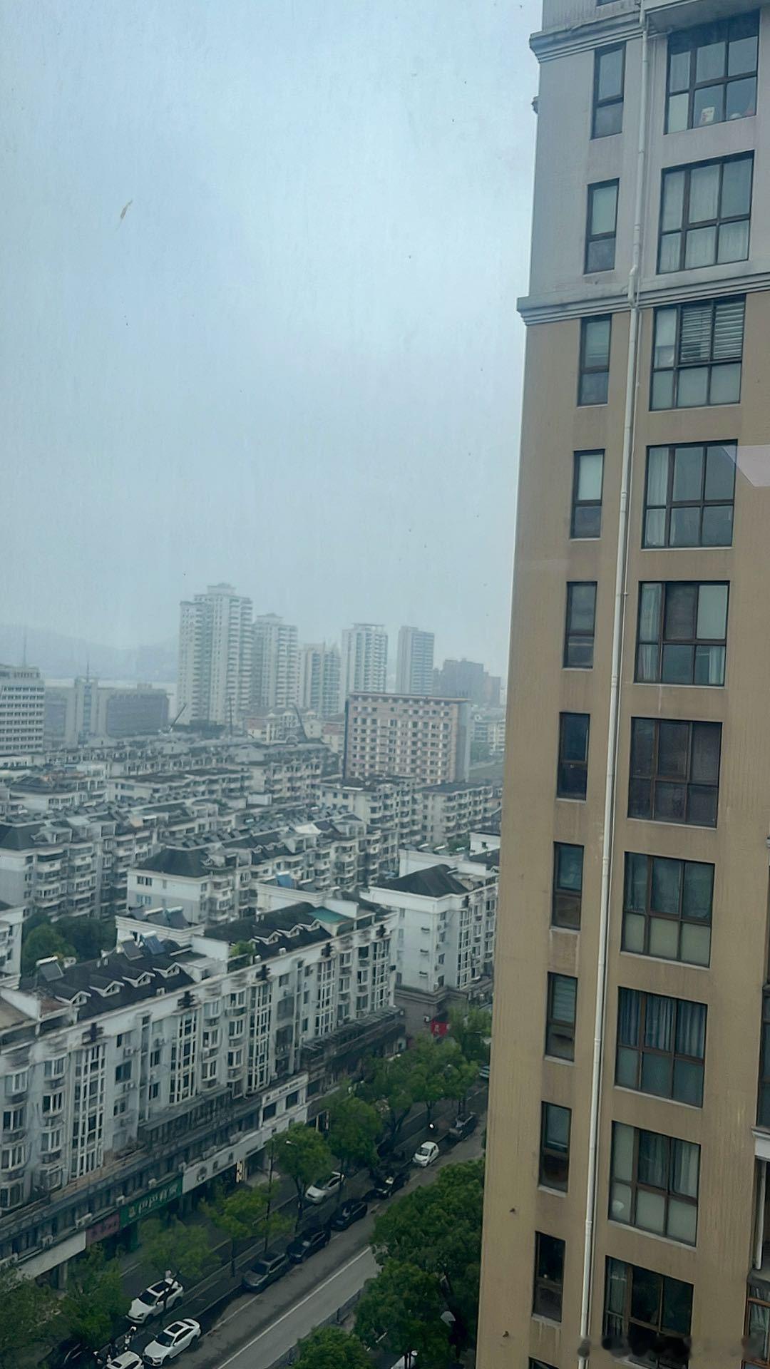 一览众山小 