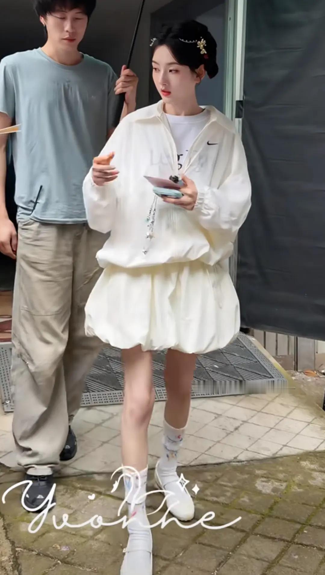 宋祖儿是真的瘦脱相了，关键太瘦也不好看啊 