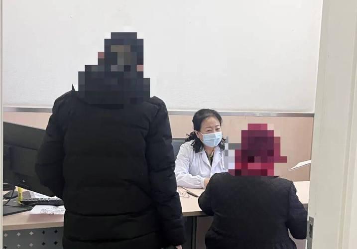 近期高温多雨，蜱虫进入活跃期，北京佑安医院收治的蜱虫病住院患者数量明显上升。蜱虫