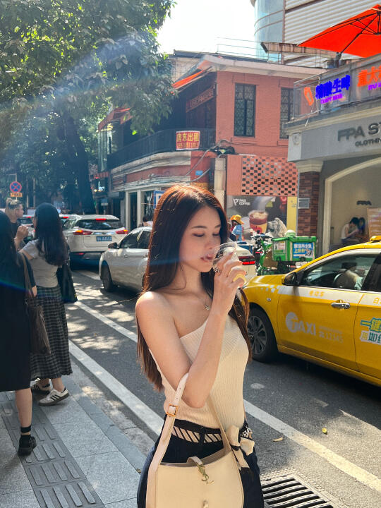 做个快乐的女孩吧！在任何时候