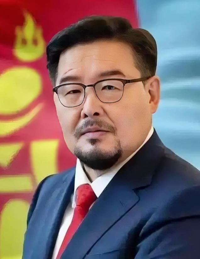 蒙古国总理赞丹沙塔尔辞职了，说白了就是蒙古国亲华派和亲西方派的斗争开始公开化，特