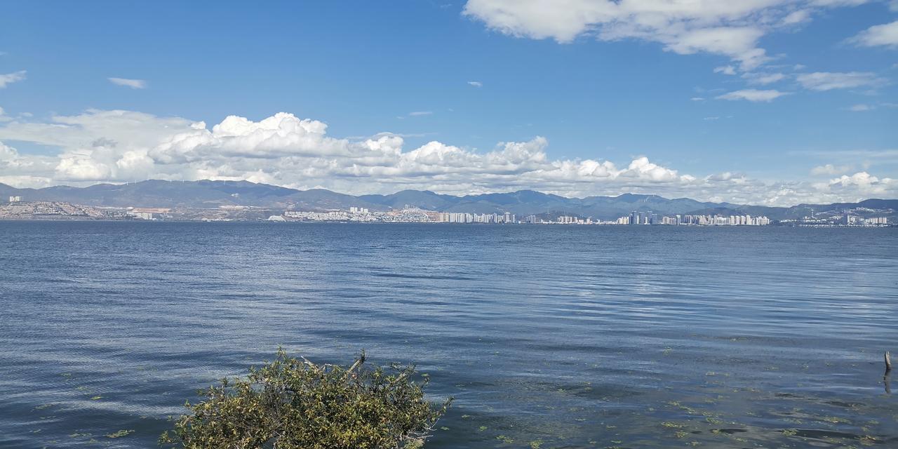端午节的大理洱海东南角