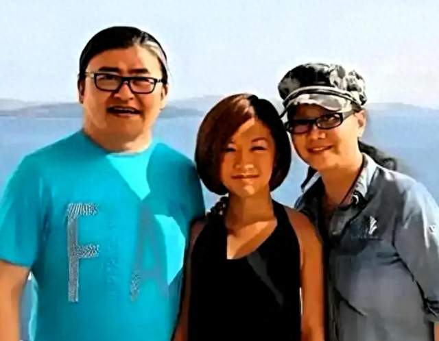 刘欢妻子卢璐发声！她已回到北京家里，请朋友们辟谣，还老刘安息