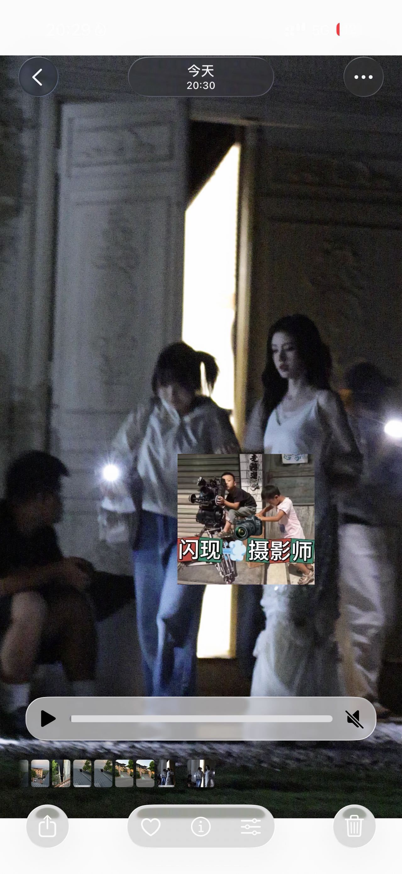 吊带白裙 ​​​