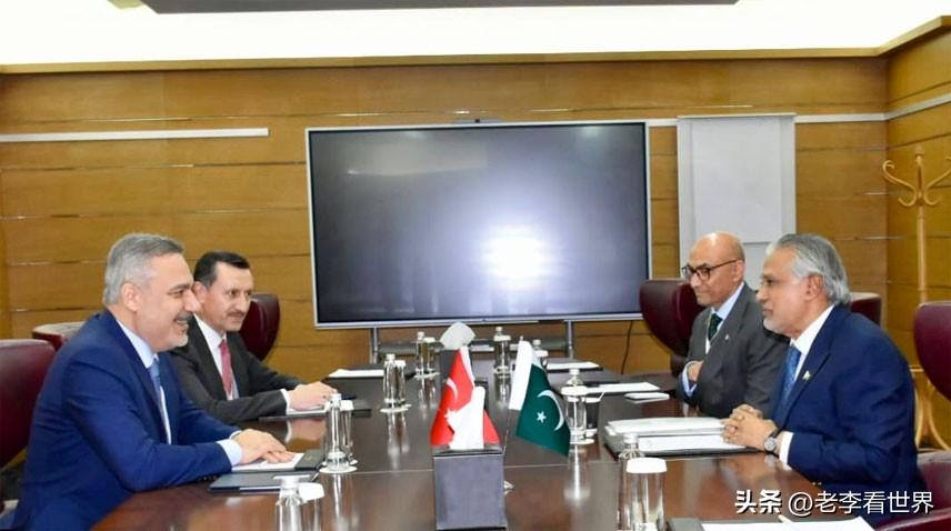 【巴基斯坦外长与土耳其外长通电话，讨论了中东局势降级】
伊斯兰堡时间2026年3