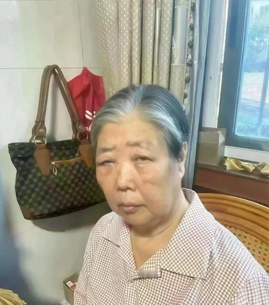 千万别点赞这种寻人帖！！！ ！！浙江寻人！！嗯一声就当积德了！【紧急寻人启事】：