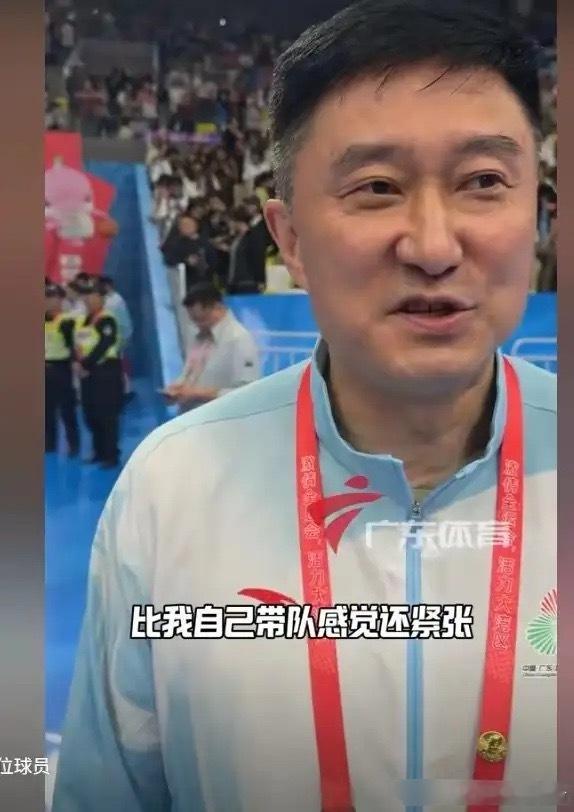 杜锋夸奖郑薇临危不惧。广东女篮有惊无险击败梦之队--四川女篮勇夺全运会金牌，广东