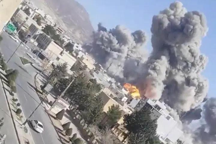 以色列军方说，以军已摧毁位于伊朗西部伊拉姆省的伊朗国内安全部队和动员穷人组织武装