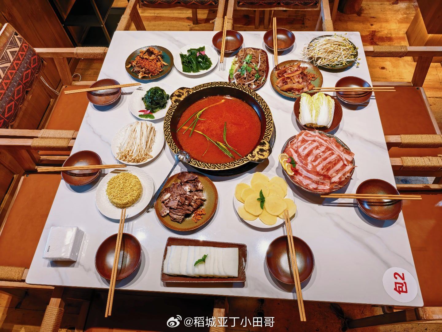 稻城亚丁  新都桥思金拉措牦牛汤锅，火锅店欢迎大家本店/提供牦牛汤锅，川味火锅，