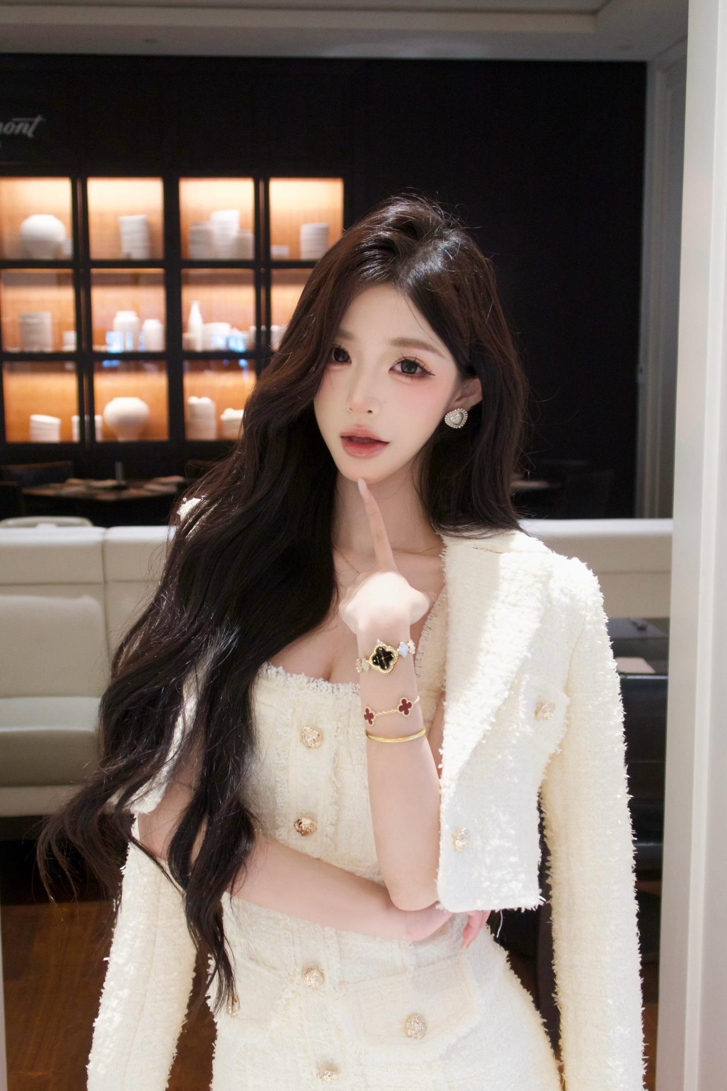 不是什么女主角 但我的世界就该围着我转。