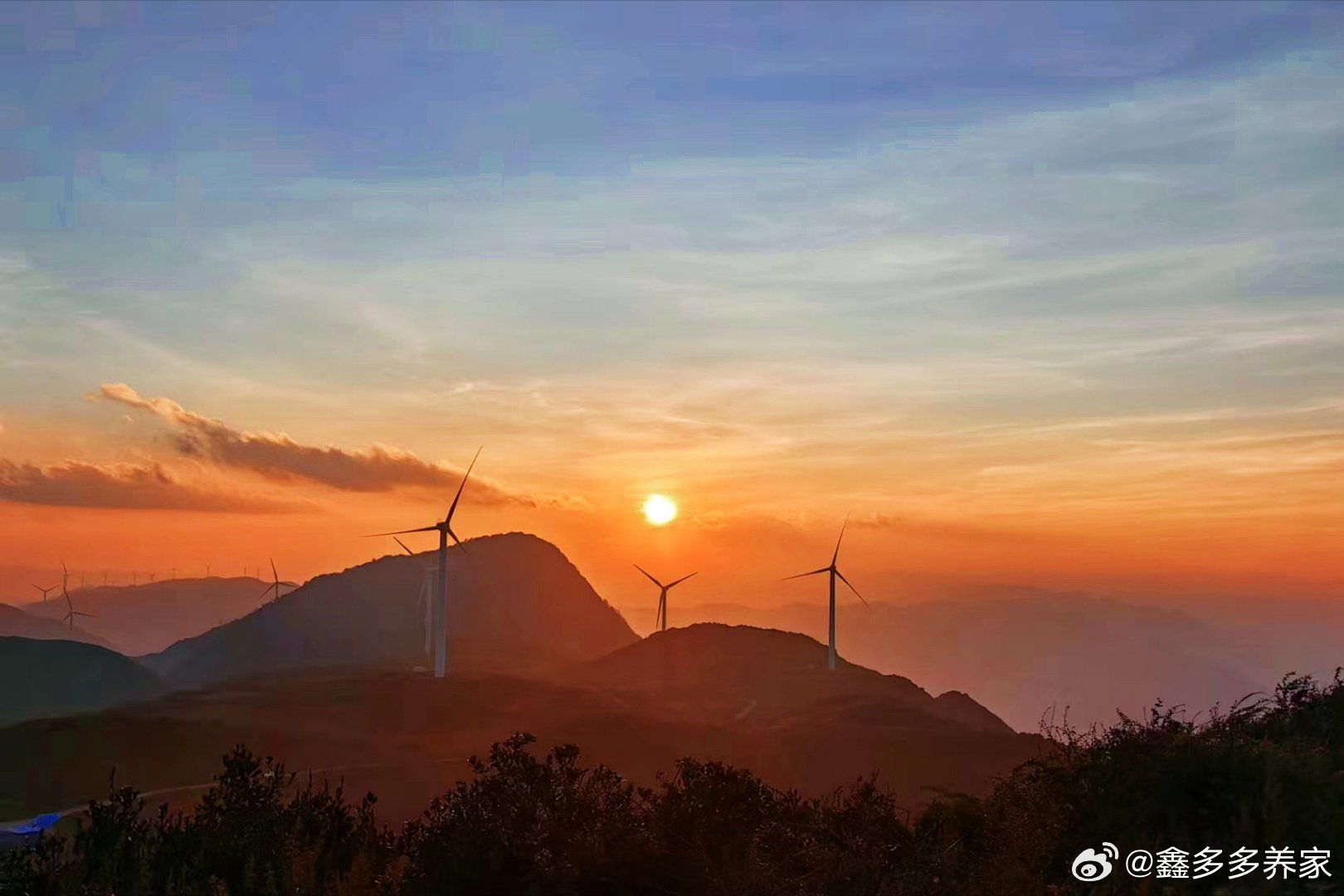 早安。别把日子过成待机模式——世界在狂奔，你的日历不是用来填充，是用来创造。普通