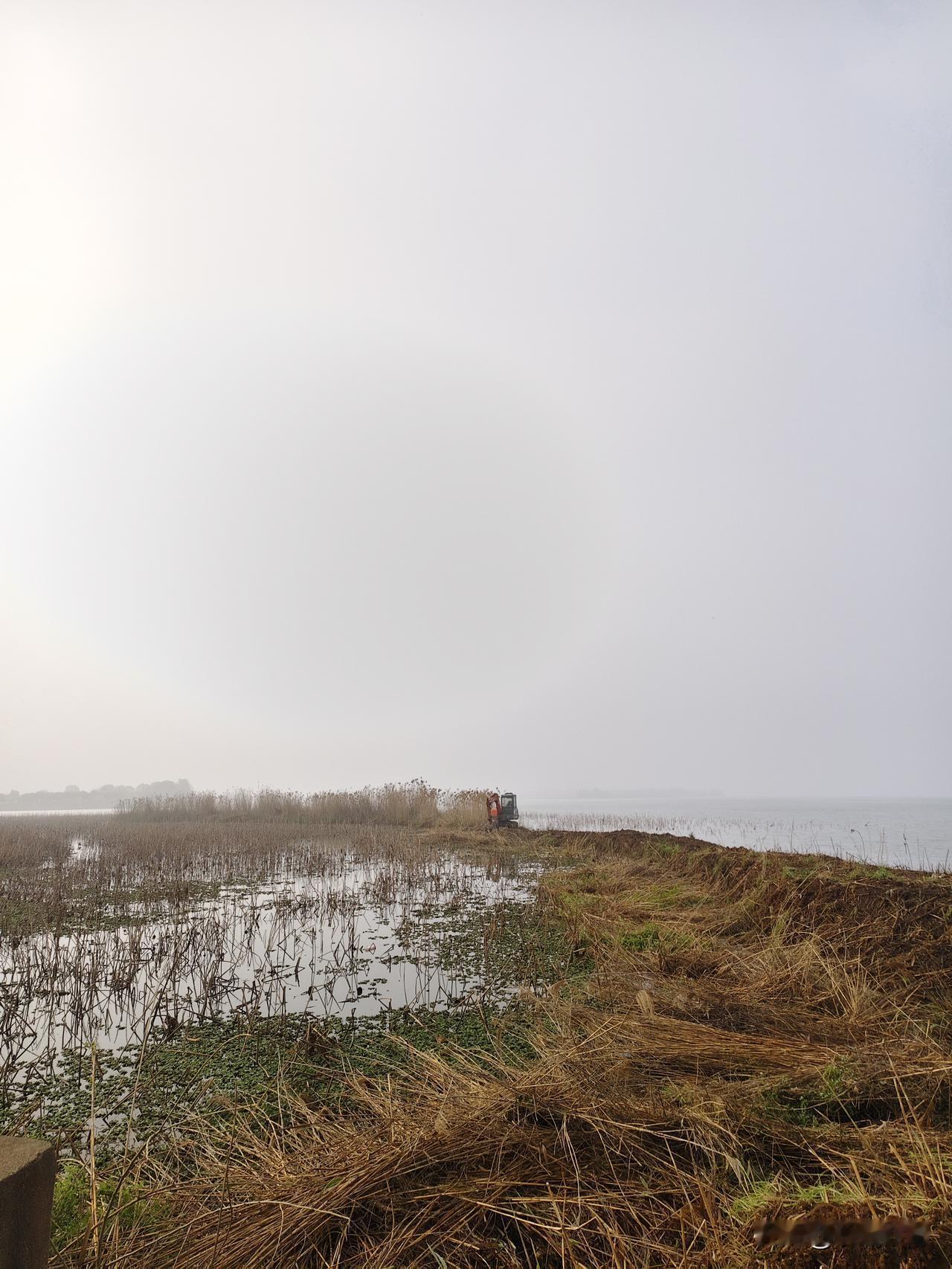 断更两天了，补个缺。
太忙了！老板叫别人来干的公园人行道火烧板铺贴活撂挑子跑了，