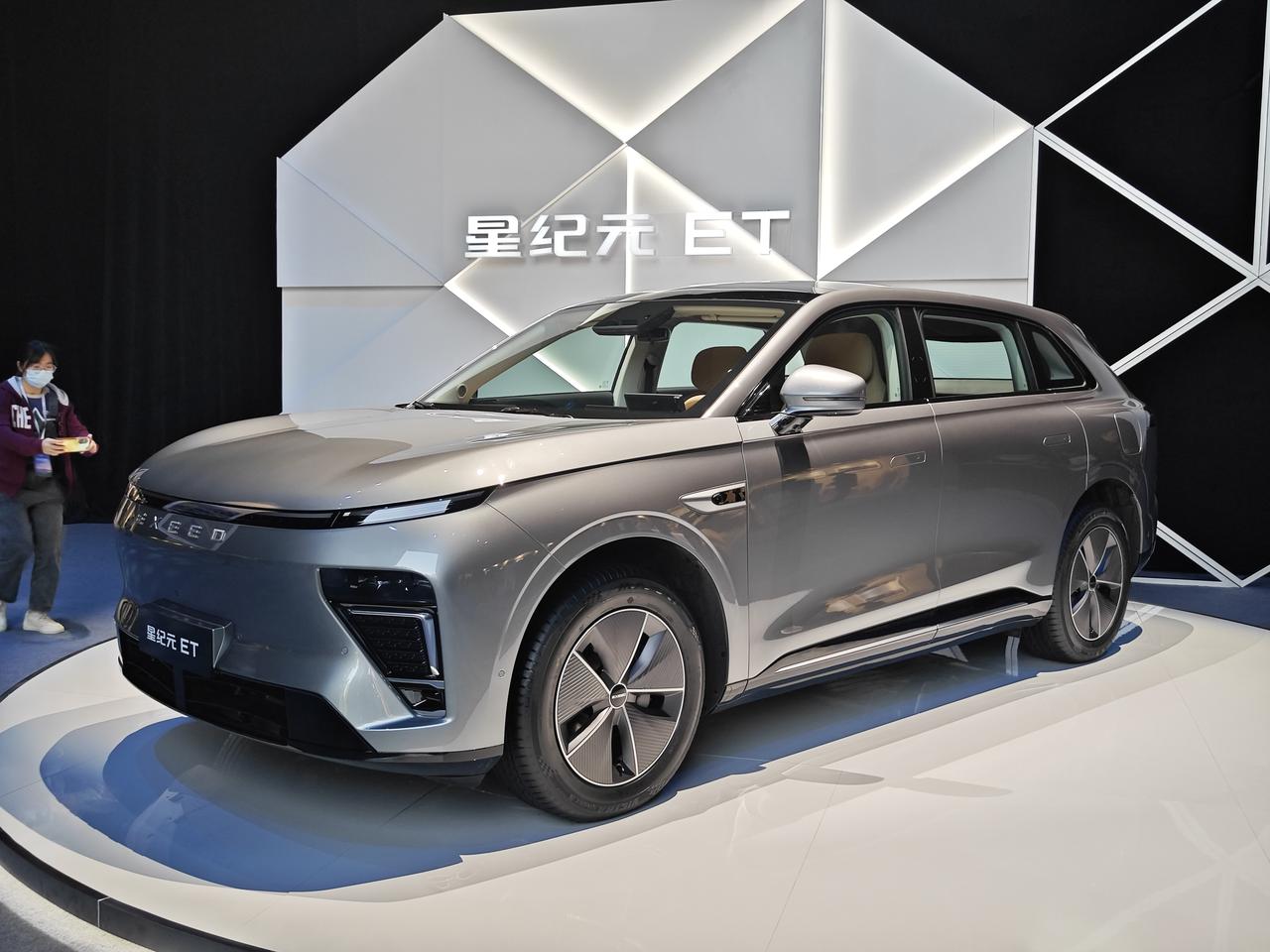 19.99万元起售的星纪元ET，即便已经足够诚意，但它首先要解决的问题仍然是，让