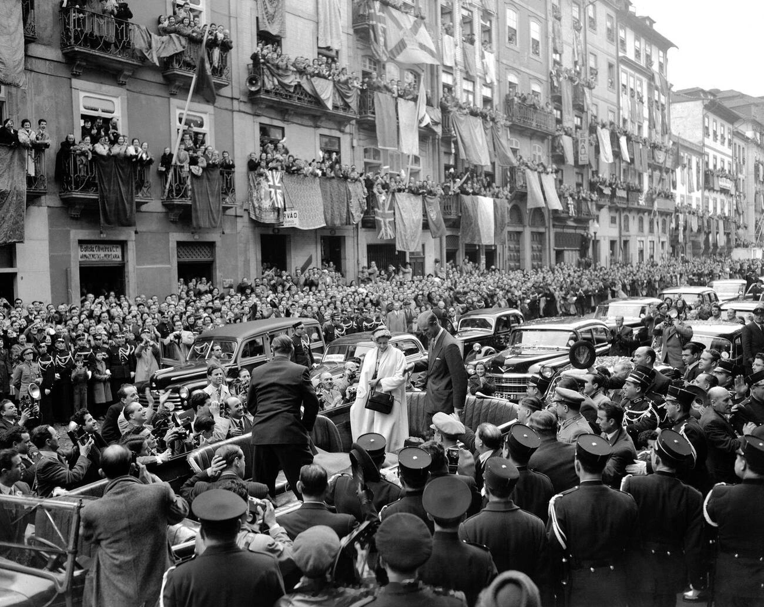 英国王室[超话]  1957年2月21日，伊丽莎白二世女王和爱丁堡公爵菲利普亲王