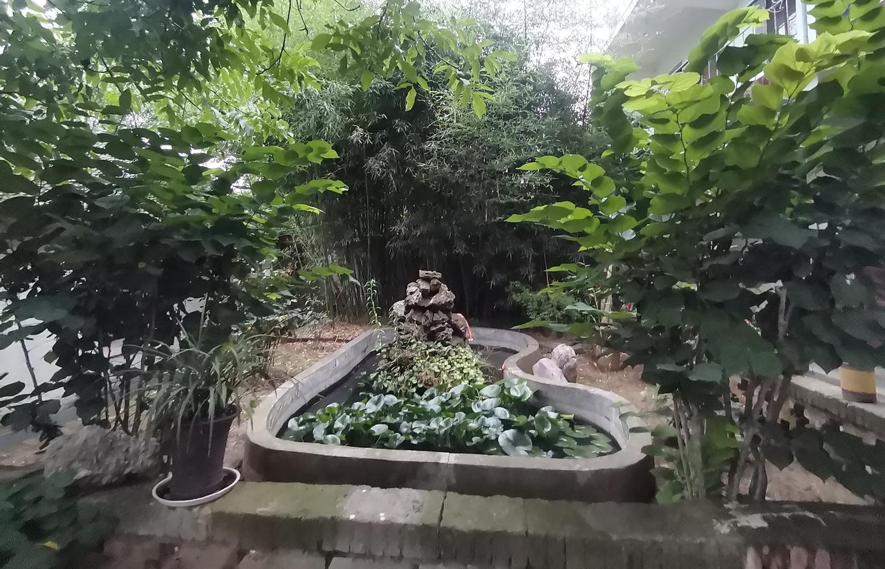 征集志愿：影响征集志愿填报的因素主要为学费、专业和城市。对于公办院校追加招生计划