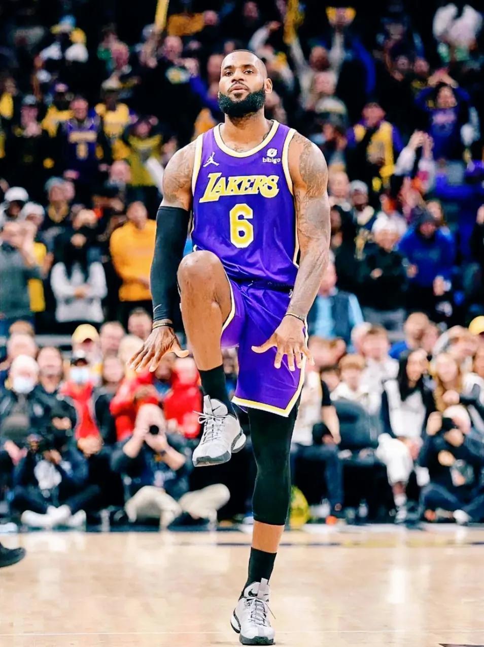 不偏不倚，NBA现役“最佳球商”阵容应该是以下这五位球员：

1、控球后卫：克里