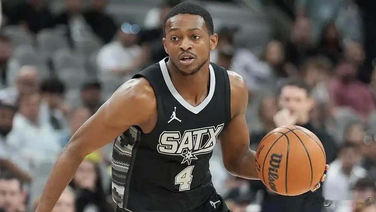 皮尔斯建议马刺用福克斯交换卡佩拉伊森
近日，凯尔特人名宿皮尔斯在节目中谈到了马刺