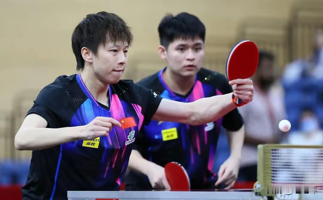 王励勤现在估计睡不着了。
他怎么也想不到，
刚接手国乒就遇上世乒赛男双惨败，两对