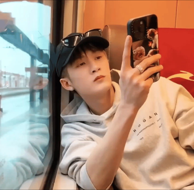 谁家小孩儿 ​​​