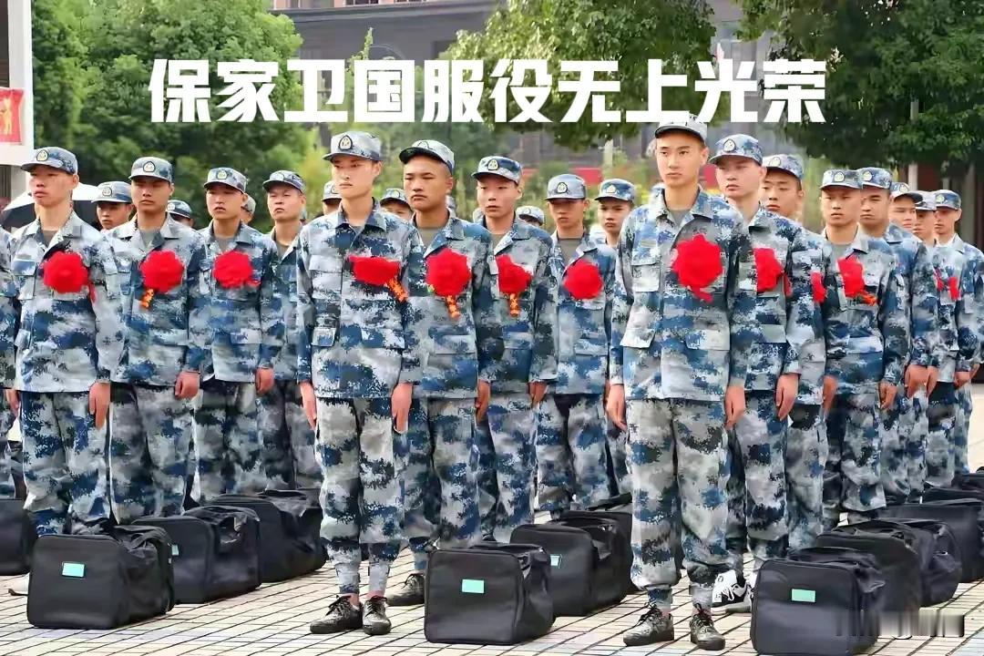 男子服役后不足两月拒绝继续服役被通报处分。关某某，男，彝族，云南省曲靖市麒麟区茨