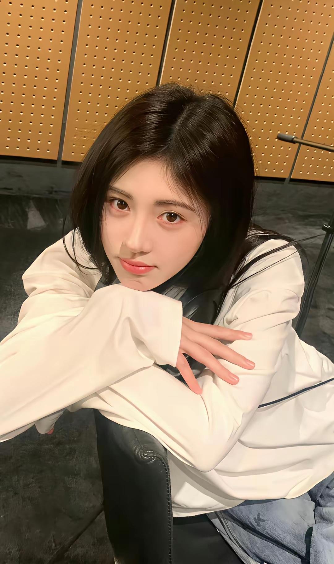 有哪些美女让人过目难忘？漂亮又可爱的女孩，长相好、身材好、温柔又可爱的女孩过目不