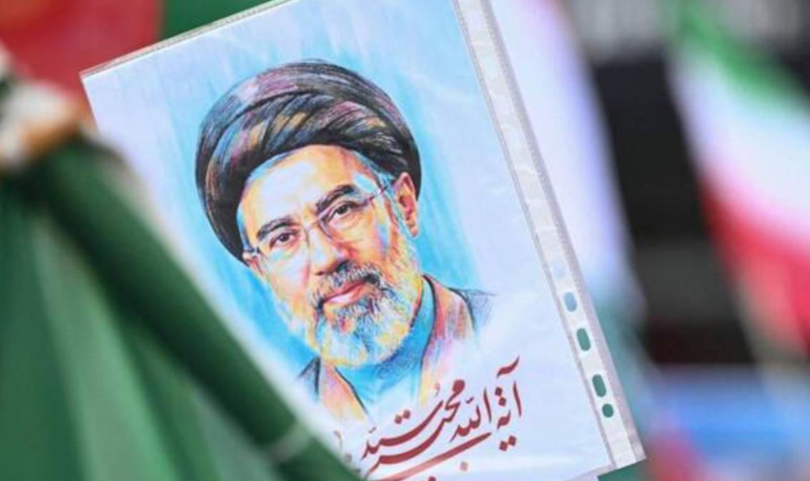 美以情报机构捕捉到了穆杰塔巴的踪迹！
 
近日，有消息称美以两国的情报机构疑似捕