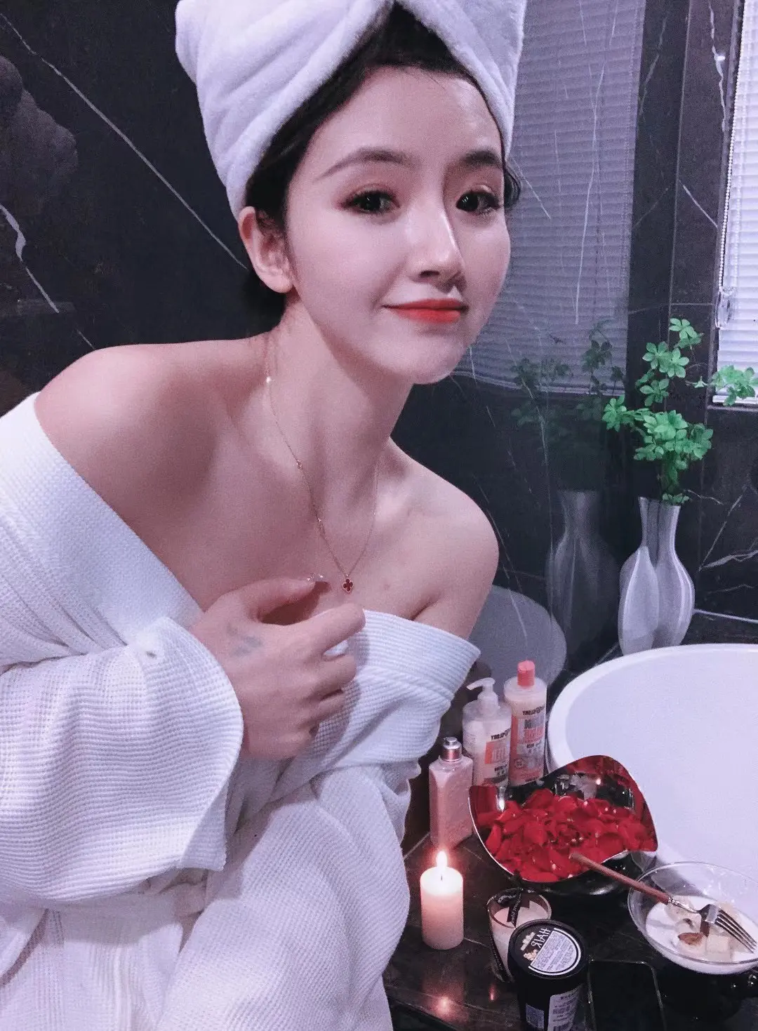 女人千万不要太专一太忠诚！！付出了所有，最后受伤的只有自己  过来人告诉你们😊