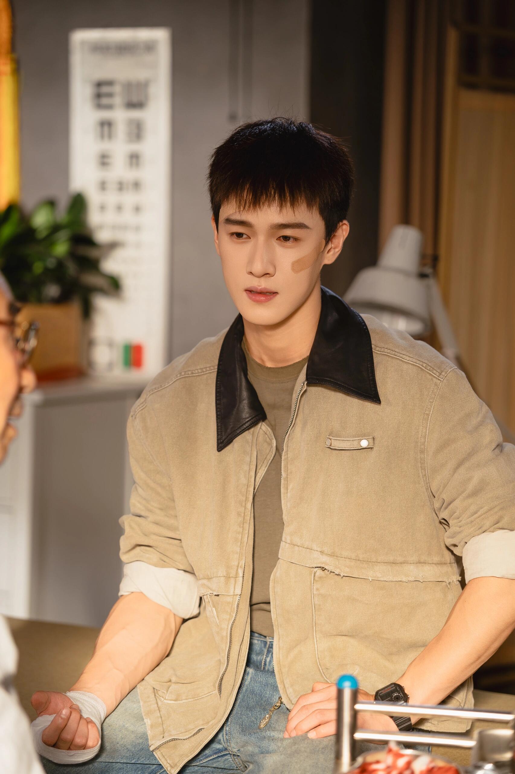 李昀锐邢武﻿ 🌲李昀锐耀眼﻿ 「扎扎亭的海风会一直吹 有邢武在的夏天格外耀眼！