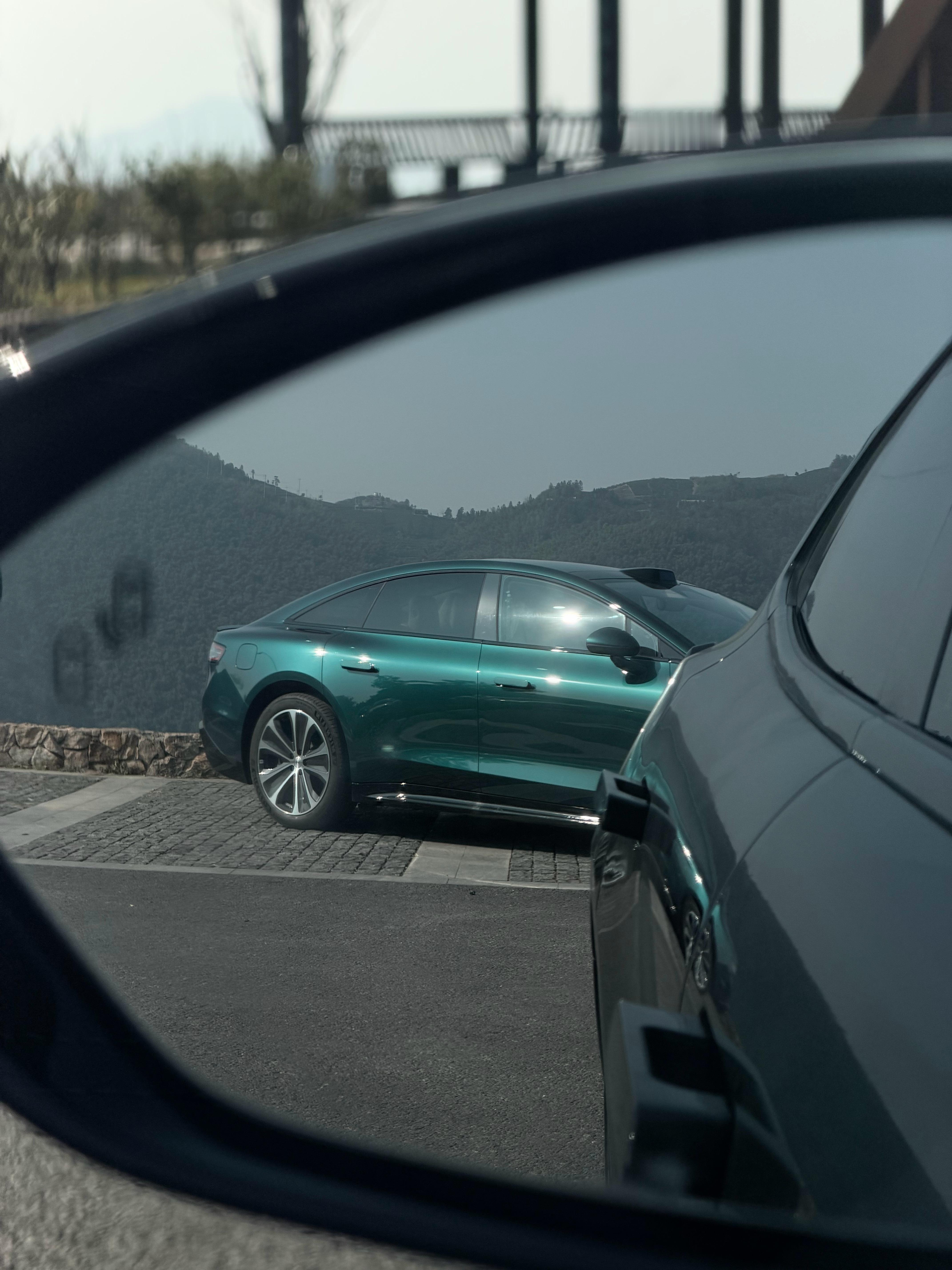 阳光下智界s7 这个绿色，绝了 