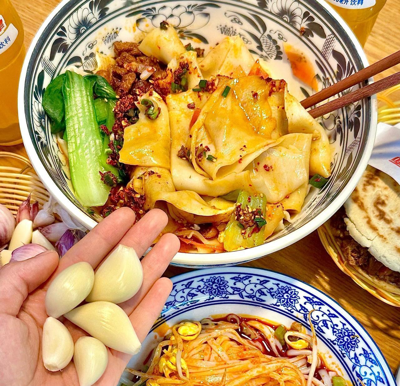 有一女子，娘家弟弟新娶了媳妇。她想试探一下这位弟媳对外甥怎么样，就让儿子去看望舅