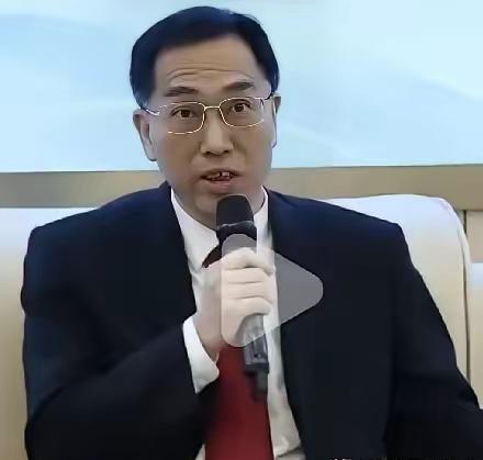 别被眼泪模糊底线，包容从来不等同于无门槛退让
 
法学界学者陈枫就印度女孩含泪不