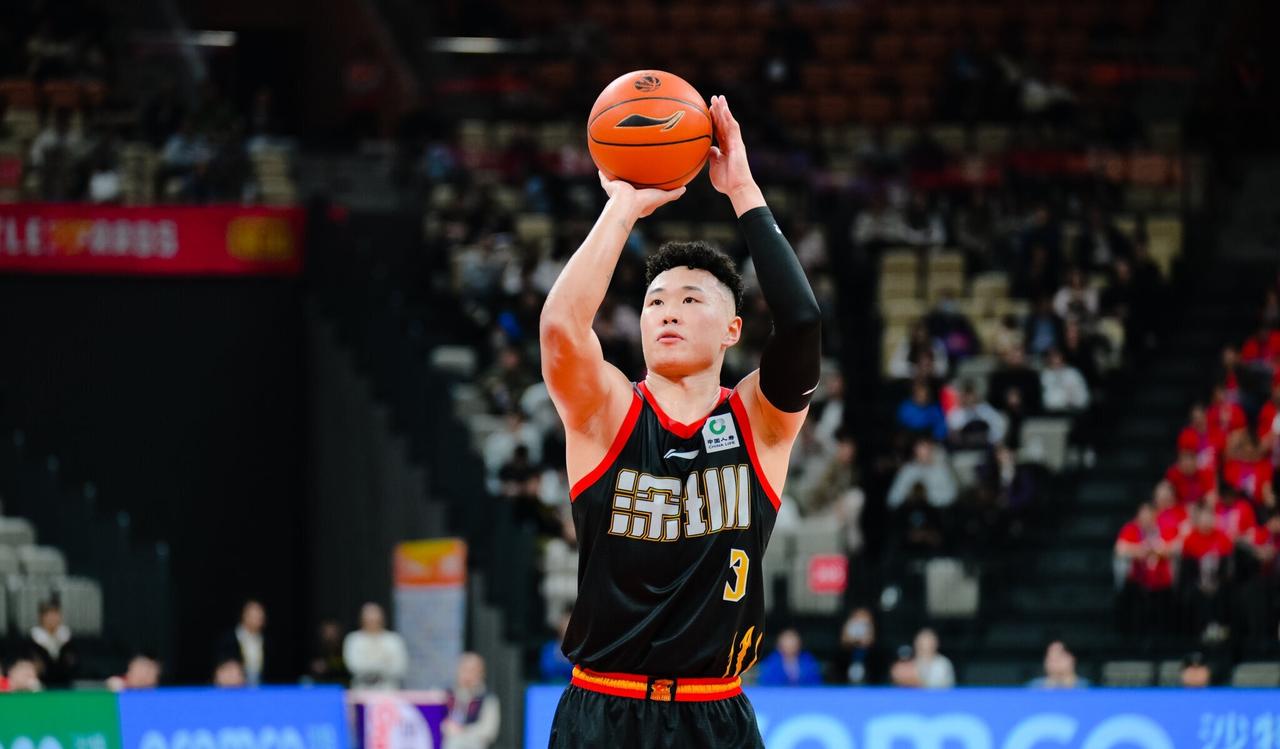 58-43深圳半场15分领先吉林，7连胜不是梦，贺希宁爆砍17+3+2！

上半