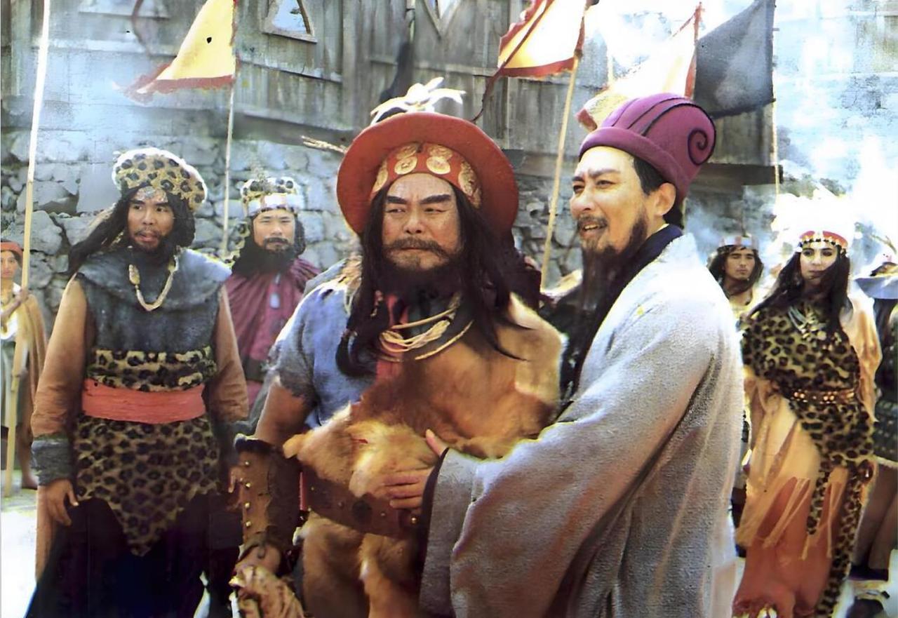 三国演义中期开始相对于前期剧情已经没有那么有意思，第一是超一流武将逐渐退场，基本