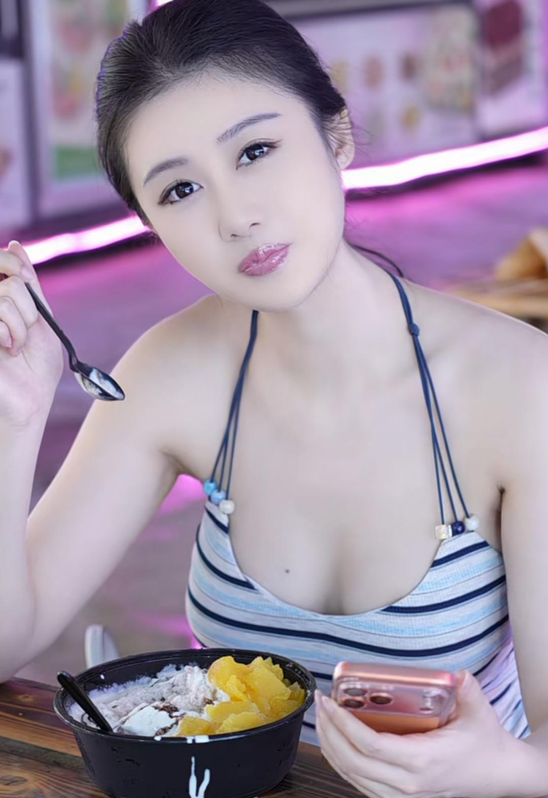 女人最大的靠山
女人唯一的出路就是工作，
而不是将终身托付于一场未知的姻缘，赌那