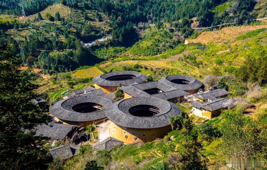 深度起底福建帮（上）摘自 我是艾公子 最爱历史《山海经》云：“闽在海中。”中国各
