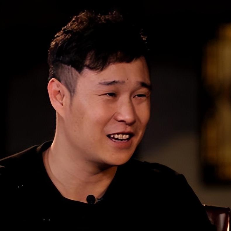 演员，小沈阳说，第一次上春晚，回去的路上，我和师傅坐一辆房车，他说了很多，我听的