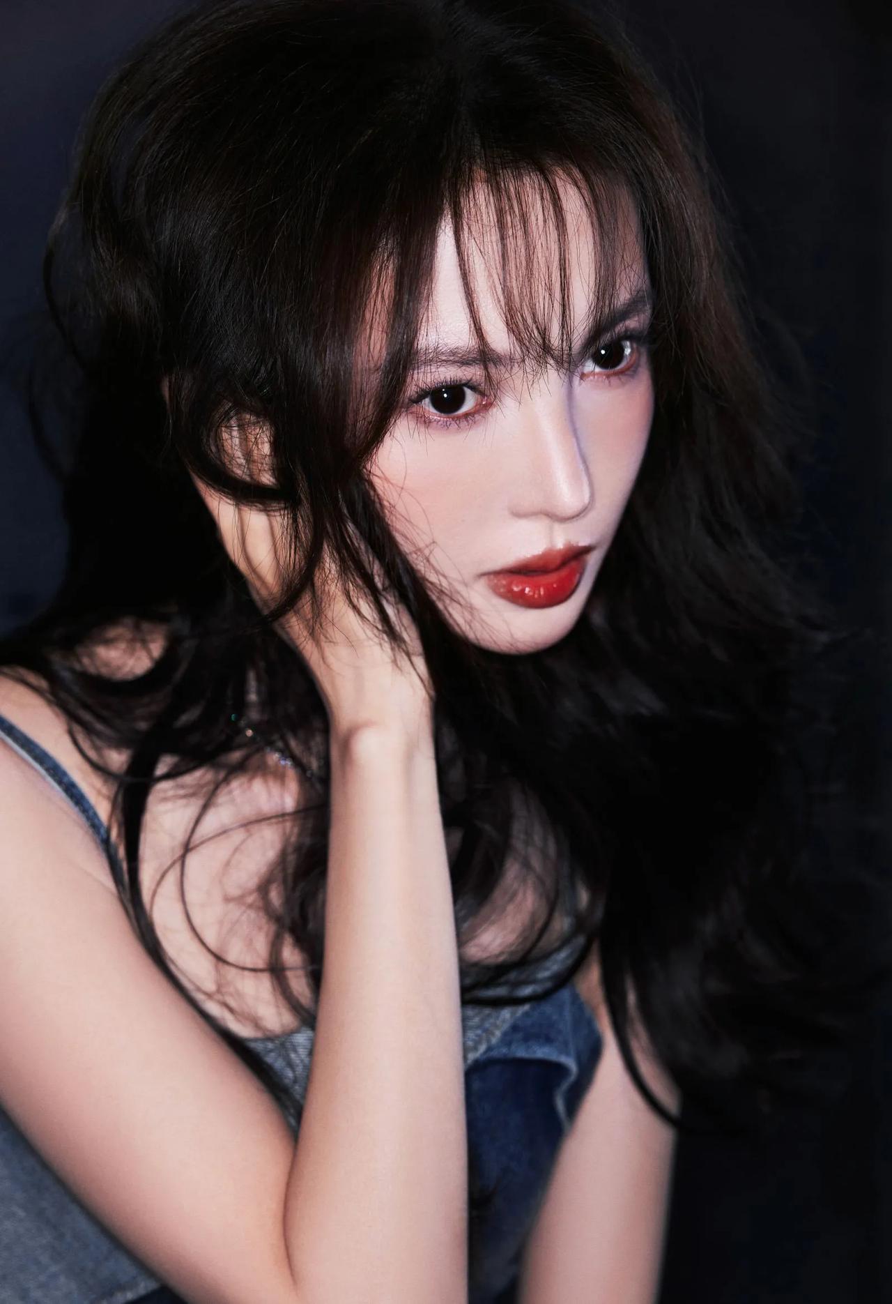 金晨美图分享金晨 金晨妆容 金晨红毯造型 金晨跳舞 金晨穿着 金晨身高 金晨广告