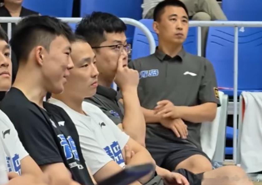 浙江队的字典里没有好聚好散[流汗] 据说青岛打培养费不给账号，然后又说7月底合同